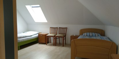 Monteurwohnung - Art der Unterkunft: Ferienwohnung - Jerrishoe - Doppelzimmer mit Einzelbetten im Monteurhaus in Oeversee. - Haus Barderup