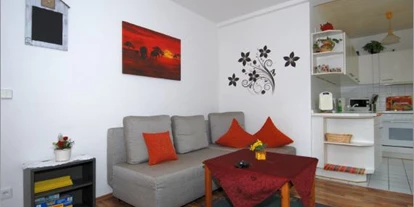 Monteurwohnung - Zimmertyp: Mehrbettzimmer - Witten - Wohnzimmer - Ferienwohnung mit KDB für 1-3 Pers., eigener Eingang + Terrasse, 45549 Sprockhövel