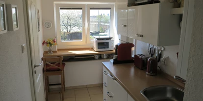 Monteurwohnung - Zimmertyp: Einzelzimmer - PLZ 41460 (Deutschland) - Küche mit Gartenblick - Düssel-Wohnung