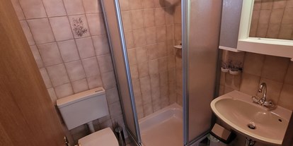 Monteurwohnung - Zimmertyp: Mehrbettzimmer - PLZ 6561 (Österreich) - Badezimmer - Bellevue