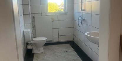 Monteurwohnung - Badezimmer: Gemeinschaftsbad - Brandenburg - Monteuer-/Kolonenarbeiterzimmer