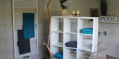 Monteurwohnung - Zimmertyp: Einzelzimmer - Lünne - Badewanne und viel Ablagemöglichkeit im Badezimmer - Ferienhaus "NaturPur"