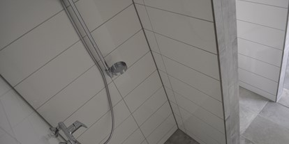 Monteurwohnung - Badezimmer: eigenes Bad - Spenge - Haus Skotti