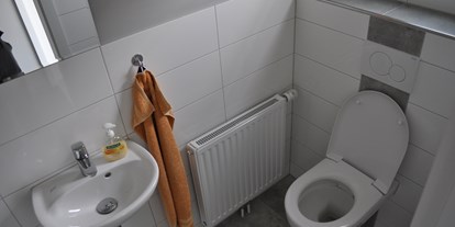 Monteurwohnung - Badezimmer: eigenes Bad - Spenge - Haus Skotti