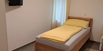 Monteurwohnung - Zimmertyp: Doppelzimmer - Oberösterreich - Apartments für 2 bis 8 Personen. Jeden Gast steht ein eigenes Schlafzimmer zur Verfügung.Das Apartment ist vollausgestattet mit 
Küche, Badezimmer, TV, WLAN, Waschmaschine  - Gasthof Schachner 