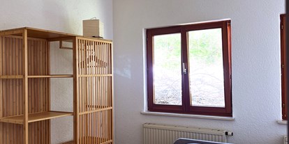 Monteurwohnung - Art der Unterkunft: Ferienwohnung - Untermünkheim - FEWO2: Schlafzimmer - Talwohnungen (🏠 3 Wohnungen für je max 3Personen)