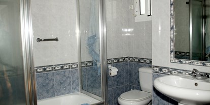 Monteurwohnung - Badezimmer: eigenes Bad - Spanien - Badezimmer.  - Apartamento Caracola. Aire acondicionado, wifi,garaje