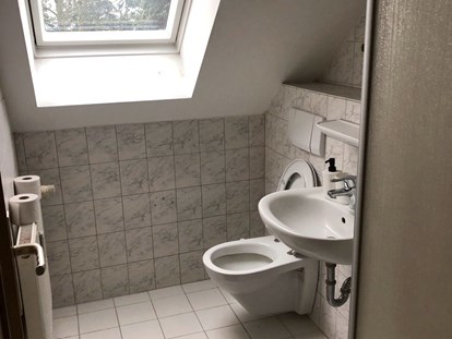 Monteurwohnung - Badezimmer: eigenes Bad - Laage - Küche - Monteurwohnung, Monteurzimmer 