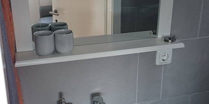 Monteurwohnung - Badezimmer: eigenes Bad - Rabenkirchen-Faulück - Solitüde