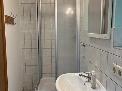 Monteurwohnung - Badezimmer: eigenes Bad - PLZ 04746 (Deutschland) - Haus Zschöppichen
