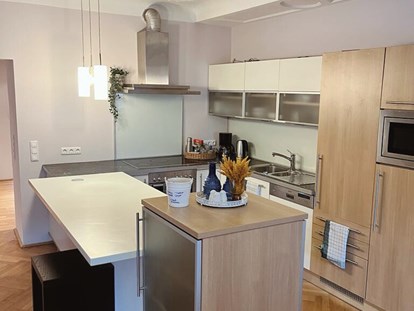 Monteurwohnung - Küche: eigene Küche - Eugendorf - Wohnung für 6 - 8 Personen (ideal für Monteure/Arbeiter) 