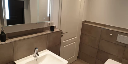 Monteurwohnung - Waschmaschine - Wiehl - Badezimmer - auszeit appartements & rooms