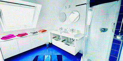 Monteurwohnung - Kühlschrank - Merching - Bad, 2 Waschplätze, Dusche - Apartment/Zimmer Haus Dragl bei Augsburg