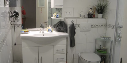 Monteurwohnung - Zimmertyp: Einzelzimmer - PLZ 23611 (Deutschland) - Das neue Bad. Komplett saniert 2017 - Ferienhof March