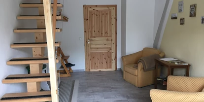 Monteurwohnung - Bettwäsche: Bettwäsche inklusive - Krugsdorf - Eingangsbereich zur Küche und zur oberen Etage  - Zumspatzennest