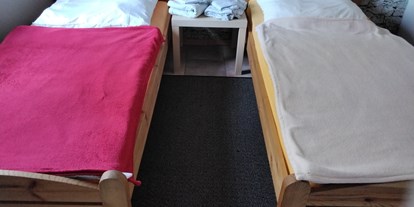 Monteurwohnung - Kühlschrank - PLZ 03229 (Deutschland) - Ein Schlafzimmer  von zweien - Dachsloch