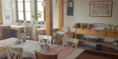 Monteurwohnung - Küche: Küchenmitbenutzung - Friedrichshafen - Aufenthaltsraum/ Esszimmer - Pension Rose Monteurzimmer mit Küche