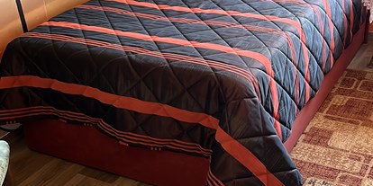 Monteurwohnung - Bettwäsche: Bettwäsche gegen Gebühr - Tilleda - Einzelzimmer mit Boxspringbett 1,20x2,00m - Ferienwohnung im Südharz am Kyffhäusergebirge