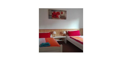 Monteurwohnung - Zimmertyp: Doppelzimmer - Bruchhausen-Vilsen Vilsen - Wohnung 5
sep. Schlafzimmer
(Betten können auch zusammen gestellt werden) - Vilser Landhaus Ferienwohnungen/Monteurunterkunft