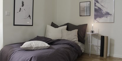 Monteurwohnung - Bettwäsche: Bettwäsche inklusive - Weil im Schönbuch - easyroom Monteurzimmer in Böblingen verschiedene Größen