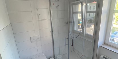 Monteurwohnung - Badezimmer: eigenes Bad - Großenhain - Monteurzimmer Elbland
