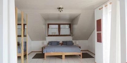 Monteurwohnung - PLZ 85119 (Deutschland) - 1 Doppelzimmer mit zwei Einzelbetten, die bei Bedarf auch getrennt gestellt werden können - Ferienwohnungen Liebl im Altmühltal