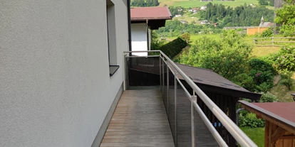 Monteurwohnung - Hund erlaubt - Tirol - Balkon - Personalhaus mit fünf Schlafzimmern