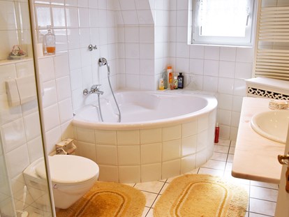 Monteurwohnung - Zimmertyp: Einzelzimmer - PLZ 53913 (Deutschland) - Badezimmer, HomeRent Unterkunft in Euskirchen - HomeRent in Euskirchen 