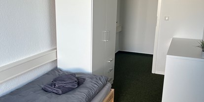 Monteurwohnung - Badezimmer: eigenes Bad - Region Schwerin - Einzelzimmer OG - Kai Lovin