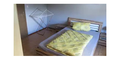 Monteurwohnung - Bettwäsche: Bettwäsche inklusive - Friesenhagen - Schlafzimmer 1.OG 
Zustellbett möglich
Schreibtisch,Kleiderschrank - Das Dorfkind