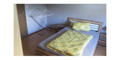 Monteurwohnung - Bettwäsche: Bettwäsche inklusive - PLZ 56271 (Deutschland) - Schlafzimmer 1.OG 
Zustellbett möglich
Schreibtisch,Kleiderschrank - Das Dorfkind