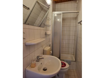 Monteurwohnung - Kühlschrank - PLZ 39114 (Deutschland) - Badezimmer - Monteurzimmer bei Magdeburg