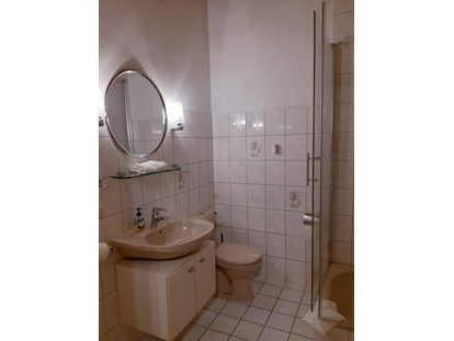 Monteurwohnung - Kühlschrank - PLZ 39114 (Deutschland) - Badezimmer - Monteurzimmer bei Magdeburg