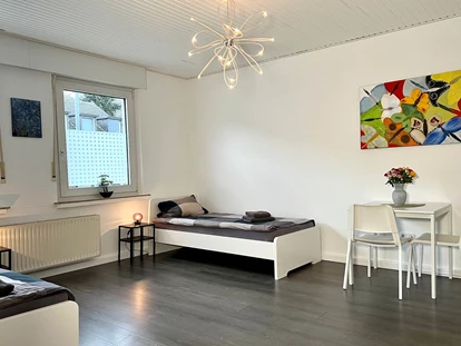 Monteurwohnung - Einzelbetten - PLZ 47533 (Deutschland) - Schlafzimmer, HomeRent Unterkunft in Kleve - HomeRent in Kleve, Bedburg-Hau, Goch, Kranenburg