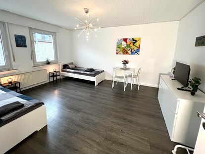 Monteurwohnung - Zimmertyp: Doppelzimmer - Emmerich - Schlafzimmer, HomeRent Unterkunft in Kleve - HomeRent in Kleve, Bedburg-Hau, Goch, Kranenburg