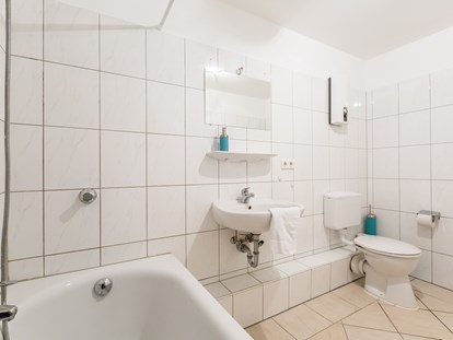 Monteurwohnung - Zimmertyp: Doppelzimmer - PLZ 40822 (Deutschland) - Badezimmer, HomeRent Unterkunft in Düsseldorf - HomeRent in Düsseldorf