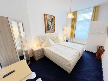 Monteurwohnung - Zimmertyp: Doppelzimmer - PLZ 51149 (Deutschland) - Schlafzimmer, HomeRent Unterkunft in Köln - HomeRent in Köln