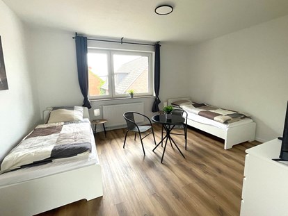 Monteurwohnung - Einzelbetten - Bad Zwischenahn - Schlafzimmer, HomeRent Unterkunft in Oldenburg - HomeRent in Oldenburg