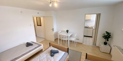 Monteurwohnung - Zimmertyp: Doppelzimmer - PLZ 61184 (Deutschland) - Schlafzimmer, HomeRent Unterkunft in Bad Vilbel - HomeRent in Bad Vilbel, Maintal, Schöneck, Niederdorfelden uvm. 