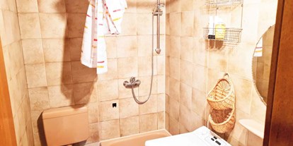 Monteurwohnung - Bettwäsche: Bettwäsche inklusive - Neuhof an der Zenn - Badezimmer, HomeRent Unterkunft in Langenloh - HomeRent in Langenloh