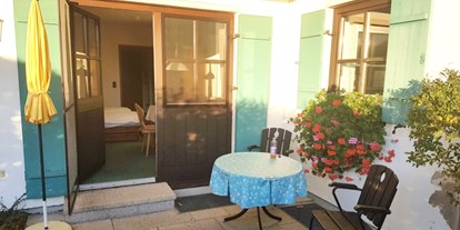 Monteurwohnung - Badezimmer: eigenes Bad - Chieming - Außenbereich, HomeRent Unterkunft in Aschau am Chiemsee  - HomeRent in Aschau