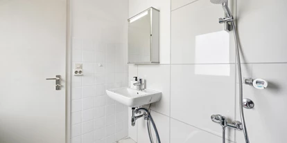 Monteurwohnung - Zimmertyp: Mehrbettzimmer - PLZ 70329 (Deutschland) - Badezimmer, HomeRent Unterkunft in Köngen - HomeRent in Köngen