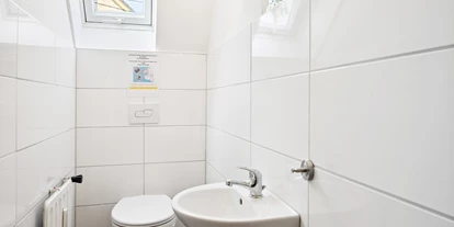 Monteurwohnung - Badezimmer: eigenes Bad - PLZ 70435 (Deutschland) - WC, HomeRent Unterkunft in Köngen - HomeRent in Köngen