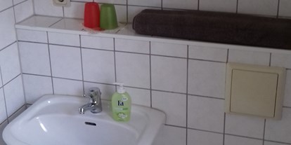 Monteurwohnung - Badezimmer: eigenes Bad - Bekond - Monteurwohnung - Pallien