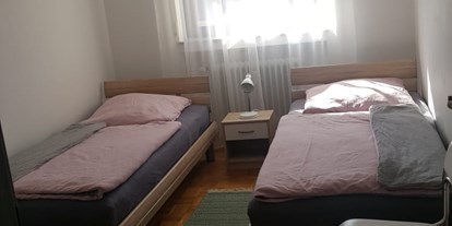 Monteurwohnung - Zimmertyp: Doppelzimmer - Frasnacht - Kleines Schlafzimmer - Ferienwohnung Am Tobelbach
