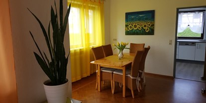 Monteurwohnung - Einzelbetten - Bodolz - Esszimmer - Ferienwohnung Am Tobelbach