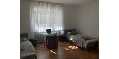 Monteurwohnung - Zimmertyp: Mehrbettzimmer - Thüringen Süd - 2 Einzelbettzimmer  
Preis ab 55€  - Eddy  