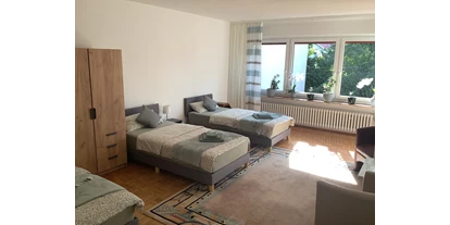 Monteurwohnung - Küche: Gemeinschaftsküche - PLZ 36214 (Deutschland) - 3 Einzelbettzimmer mit Balkon 
Preis ab 75€ - Eddy  