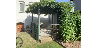 Monteurwohnung - Küche: Küchenmitbenutzung - Nentershausen (Hersfeld-Rotenburg) - Terrasse mit Grill Möglichkeit  - Eddy  