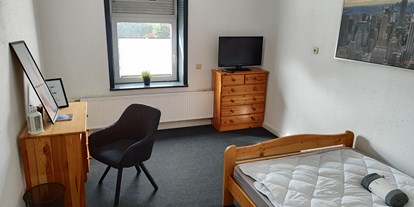 Monteurwohnung - Badezimmer: Gemeinschaftsbad - Hanerau-Hademarschen - Zimmer 3 - Monteurwohnung/-zimmer in Süderhastedt